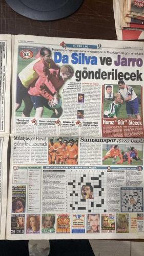 FOTOMAÇ SPOR GAZETESİ - TURKISH NEWSPAPER - DOĞUM GÜNÜ HEDİYESİ  - EKSİKSİZ TAM TAKIM GAZETE -27 HAZİRAN 2002 PERŞEMBE  İLHAN MANSIZ - ÜMİT DAVALA - RÜŞTÜ REÇBER - ALPAY ÖZALAN - BÜLENT KORKMAZ - FATİH AKYEL - ERGÜN PENBE - TUGAY KERİMOĞLU - EMRE BELÖZOĞLU - YILDIRAY BAŞTÜRK - HASAN ŞAŞ - HAKAN ŞÜKÜR - HAKAN ÜNSAL - ŞENOL GÜNEŞ - OSCAR RUIZ - KIM MILTON NIELSEN - MICHAEL BALLACK - RUDI VÖLLER - HIDDINK - ARIEL ORTEGA - REVIVO - AZİZ YILDIRIM - GILBERTO SILVA - NİHAT KAHVECİ - SİMAO - HALUK ULUSOY - LUCE (LUCECSCU) - SERGEN YALÇIN - NICULESCU  BREZİLYA’YA YENİLDİK AMA TARİHE GEÇTİK: TÜRKİYE DÜNYANIN EN İYİ 4 TAKIMINDAN BİRİ OLDU - ŞENOL GÜNEŞ: “FİNALE ÇIKAMADIK, ÖZÜR DİLİYORUZ AMA FUTBOLCULARIMLA GURUR DUYUYORUM” - HALUK ULUSOY: “TÜRKİYE BU FUTBOLCULARLA GURUR DUYMALI” - ALMANYA GÜNEY KORE’Yİ BALLACK’IN GOLÜYLE YENEREK FİNALE ÇIKTI, RAKİBİ BREZİLYA - TÜRKİYE ÜÇÜNCÜLÜK MAÇINDA GÜNEY KORE İLE KARŞILAŞACAK - TRABZON’DA ŞENOL GÜNEŞ’İN HEYKELİ DİKİLECEK, BABASININ EVİ YIKILDI - ORTEGA İSTANB