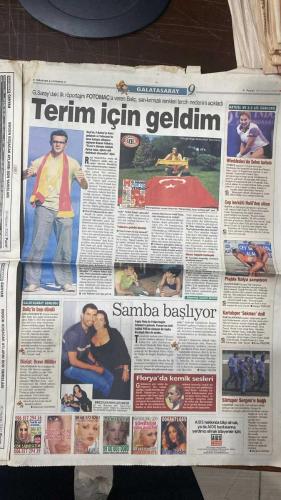 FOTOMAÇ SPOR GAZETESİ - TURKISH NEWSPAPER - DOĞUM GÜNÜ HEDİYESİ  - EKSİKSİZ TAM TAKIM GAZETE -30 HAZİRAN 2002 PAZAR  HAKAN ŞÜKÜR - İLHAN MANSIZ - ÜMİT DAVALA - RÜŞTÜ REÇBER - ALPAY ÖZALAN - BÜLENT KORKMAZ - FATİH AKYEL - ERGÜN PENBE - TUGAY KERİMOĞLU - EMRE BELÖZOĞLU - YILDIRAY BAŞTÜRK - HASAN ŞAŞ - HAKAN ÜNSAL - OKAN BURUK - ŞENOL GÜNEŞ - HALUK ULUSOY - ELVIR BALİÇ - BURAK ELMAS - FATİH TERİM - FABIO PINTO - FELIPE - AZİZ YILDIRIM - ARIEL ORTEGA - REVIVO - GILBERTO SILVA - NİHAT KAHVECİ - SİMAO  TÜRKİYE TARİH YAZDI: GÜNEY KORE’Yİ 3-2 YENEREK DÜNYA KUPASI’NDA ÜÇÜNCÜ OLDU - HAKAN ŞÜKÜR 11 SANİYEDE TARİHE GEÇTİ, KUPA TARİHİNİN EN ERKEN GOLÜNÜ ATTI - İLHAN MANSIZ İKİ GOLLE KAHRAMAN OLDU - ŞENOL GÜNEŞ: “FİNALE ÇIKAMADIK AMA FUTBOLCULARIMLA GURUR DUYUYORUM” - HALUK ULUSOY: “ARTIK BİR MARKA OLDUK, DÜNYA BİZE HAYRAN” - MİLLİLER İSTANBUL’DA MUHTEŞEM KARŞILAMA TÖRENİYLE TAKSİM’DE HALKLA BULUŞUYOR - TARKAN MİLLİ TAKIM İÇİN YAPTIĞI ŞARKIYI SAHNEDE SESLENDİRECEK -PEPSİ MİLLİ TAKIM POSTERİ