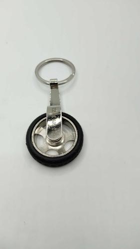 ANAHTARLIK; DÖNEBİLEN ÇELİK JANTLI OTOMOBİL LASTİĞİ FORMLU ANAHTARLIK 223