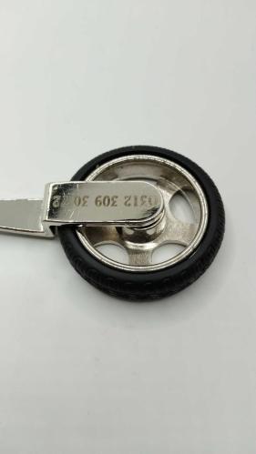 ANAHTARLIK; DÖNEBİLEN ÇELİK JANTLI OTOMOBİL LASTİĞİ FORMLU ANAHTARLIK 223