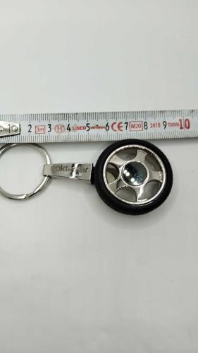 ANAHTARLIK; DÖNEBİLEN ÇELİK JANTLI OTOMOBİL LASTİĞİ FORMLU ANAHTARLIK 223