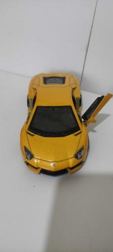 Lamborghini tek kapısı yok weely marka