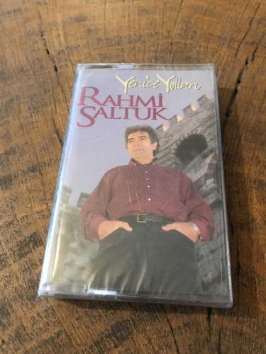 RAHMİ SALTUK - YENİCE YOLLARI - KASET (JELATİNİNDE)