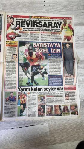 PAS SPOR GAZETESİ - 03 EYLÜL 2002 - KANARYA'DA KAVGA - F.BAHÇE SABRETSİN - DEVLER DAĞILDI - BAŞKAN HAKLI - SÖZÜNÜ TUTTU - CİM BOM ÇIKAR - ÖDEME ZAMANI - AÇILINCA İZLEYİN - SÜMER'DEN GÜVENOYU - RİZE YAMAN OLDU - GELECEĞİN TAKIMI - BERABER GELDİK BERABER GİDERİZ - A.GÜCÜ ŞİMDİDEN ALAVES'E KİLİTLENDİ - SAMSUN'DA ÇİFTE ÜZÜNTÜ - İLKLERİN HAFTASI - KARTAL EVİNDE KANATLANDI - KAYA: BİRLİK OLALIM - SPOR TOTO 12 MİLYAR VERDİ - HERKES İŞİNİ YAPMALI - EKSİKLERİ GİDERECEĞİZ - FATİH UĞURLU GELDİ - ASLAN'A KAPLAN PENÇESİ - FENER'İN WASHINGTON'U VAR - KÖRFEZE TİMSAH YAĞMURU - GENÇLER KOŞAR ADIM - A.GÜCÜ & İSTANBUL GÜLDÜ - JUPP DERWALL  - ORHAN ZEKİ AK  - LORANT  - WASHINGTON  - AZİZ YILDIRIM  - ANDERSSON  - ALİ URAS  - FATİH TERİM  - ENGİN  - AYBABA  - ÖZKAN SÜMER  - SAMET  - YAMAN  - FATİH TEKKE  - TÜTÜNEKER  - SAİM ALTUNTERİM  - KÖKSAL  - KORAY  - YANAL  - HİKMET TANRIVERDİ  - GÜLAY  - OKAN  - M. EMİN ULUÇ  - ERSUN YANAL  - ALİ İHSAN KAYA  - CİVELEK  - BECKHAM  - ROMEO  - NİHAT KAHVECİ  - CRESPO