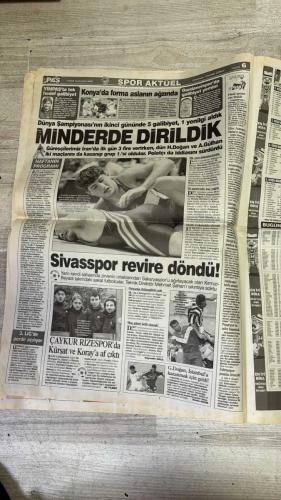 PAS SPOR GAZETESİ - 07 EYLÜL 2002 - FELİPE: BİR GÜN ALKIŞLAYACAKLAR - VEDAT: KAFAMDA SADECE FORMA VAR - BÜCÜR SUAT: MAÇLARDA TUTULUYORUM - G.SARAY'DAN HAKAN'A REST - PİNTO: BENİ HİÇ HESABA KATMAMIYORLAR - BERKANT İSYANI - BATİSTA TEŞRİF ETTİ - KOCAELİ SIKINTISI - TERİM: ÇARE BENDE - ASLANLAR GİBİ ÇALIŞIYORLAR - ERGÜN: GÖZÜME HİÇ UYKU GİRMİYOR - CEPTEN ÖDEMELİ ARA - LUCESCU ÖĞRENCİLERİNİ SINIFTA BIRAKTI - AVRUPA'YI İSTİYORUM - AHMET YILDIRIM: BU YIL ÇOK ŞEY DEĞİŞTİ - VICTORIA - FELIPE - VEDAT - SUAT - HAKAN ŞÜKÜR - TERİM - PİNTO - BERKANT - BATISTA - M.POLAT - SEAT CAN - FATİH TERİM - CHRİSTİAN - SEDAT - SERHAN KURTUL - OSMAN CANAYDIN - ERGÜN - LUCESCU - ENGİN - BİLGİLİ - AHMET YILDIRIM - MÜSLÜM BABA - GERECCİ - HÜSEYİN - ZIYA DOĞAN - HASAN ÖZER - R. ISADORA - TOLGAN - FARUK - AHMET DURSUN - ZAGO - CORDOBA - MARCO AURELIO - SÜREYYA AYHAN - MIRANDA - LEE - SERKAN YAZICI - GÖKŞEN - OKAN - EMRE - RONALDO - CUPER - ATALAY - SERKAN KILIÇ - SELAHATTİN - PETE SAMPRAS
