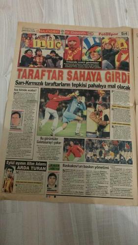 FOTOSPOR SPOR GAZETESİ - TURKISH NEWSPAPER - DOĞUM GÜNÜ HEDİYESİ  - EKSİKSİZ TAM TAKIM GAZETE -  19 EKİM 2006 PERŞEMBE  GALATASARAY - BEŞİKTAŞ - FENERBAHÇE - NEWCASTLE UNITED - TOTTENHAM HOTSPUR - CLUB BRUGGE - BAYER LEVERKUSEN - D.BÜKREŞ - MANCHESTER UNITED - ATLETICO MADRID - FERNANDO TORRES - YILDIRIM DEMİRÖREN - JEAN TIGANA - DELGADO - RİCARDİNHO - SINAN ENGİN - RUNJE - LEDLEY KING - EDGAR DAVIDS - MARTIN JOL - APPİAH - MARTINS - KEZMAN - CARLOS  GALATASARAY DEVLER LİGİ’NDE ERKEN GOLLE BAŞLADI AMA İKİ GARİP GOL VE HATALAR SONUCU YİNE HÜSRANA UĞRADI - FUTBOL OTORİTELERİ: “AH, O YARIM SAATLİK GALATASARAY” - BEŞİKTAŞ UEFA KUPASI’NDA TOTTENHAM İLE KARŞILAŞIYOR, SİNAN ENGİN: “RİCARDİNHO OLMADAN ASLA” - TIGANA RİCARDİNHO’YU İLK 11’DE DENEDİ, SAMBACI OYUN KURUCU OLACAK - DEMİRÖREN’İN 50 MİLYON EUROLUK HAYALİ: FERNANDO TORRES - MANCHESTER UNITED TORRES İÇİN 30 MİLYON EURO VE İKİ FUTBOLCU TEKLİF ETTİ, ATLETICO REDDETTİ - TOTTENHAM’IN YILDIZI EDGAR DAVIDS: “BİZ BEŞİKTAŞ’TAN DAHA İYİ TAKIMIZ”