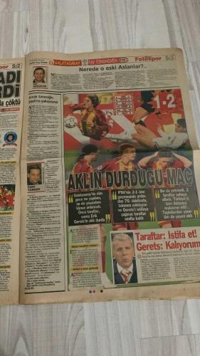 FOTOSPOR SPOR GAZETESİ - TURKISH NEWSPAPER - DOĞUM GÜNÜ HEDİYESİ  - EKSİKSİZ TAM TAKIM GAZETE -  19 EKİM 2006 PERŞEMBE  GALATASARAY - BEŞİKTAŞ - FENERBAHÇE - NEWCASTLE UNITED - TOTTENHAM HOTSPUR - CLUB BRUGGE - BAYER LEVERKUSEN - D.BÜKREŞ - MANCHESTER UNITED - ATLETICO MADRID - FERNANDO TORRES - YILDIRIM DEMİRÖREN - JEAN TIGANA - DELGADO - RİCARDİNHO - SINAN ENGİN - RUNJE - LEDLEY KING - EDGAR DAVIDS - MARTIN JOL - APPİAH - MARTINS - KEZMAN - CARLOS  GALATASARAY DEVLER LİGİ’NDE ERKEN GOLLE BAŞLADI AMA İKİ GARİP GOL VE HATALAR SONUCU YİNE HÜSRANA UĞRADI - FUTBOL OTORİTELERİ: “AH, O YARIM SAATLİK GALATASARAY” - BEŞİKTAŞ UEFA KUPASI’NDA TOTTENHAM İLE KARŞILAŞIYOR, SİNAN ENGİN: “RİCARDİNHO OLMADAN ASLA” - TIGANA RİCARDİNHO’YU İLK 11’DE DENEDİ, SAMBACI OYUN KURUCU OLACAK - DEMİRÖREN’İN 50 MİLYON EUROLUK HAYALİ: FERNANDO TORRES - MANCHESTER UNITED TORRES İÇİN 30 MİLYON EURO VE İKİ FUTBOLCU TEKLİF ETTİ, ATLETICO REDDETTİ - TOTTENHAM’IN YILDIZI EDGAR DAVIDS: “BİZ BEŞİKTAŞ’TAN DAHA İYİ TAKIMIZ”
