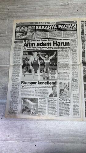 PAS SPOR GAZETESİ - 08 EYLÜL 2002 - SAKARYASPOR TRAFİĞE 5 KURBAN VERDİ - DOĞAN SERBESTTE DÜNYA ŞAMPİYONU OLDU - MUHTEŞEMSİNİZ - SLOVAKYA ÖNÜNDE ŞOV - KARTAL ŞAKASI - LORANT-İLYAS BULUŞTU - İYİ FUTBOL İYI SKOR - ALKIŞLAR ARİF'E - MONDİ FARKI - TERİM ÇIKMAZI - BİYEDİC: ÇIKIŞIMIZ SÜRECEK - SAMSUNSPOR'UN TADI YOK - İMPARATOR ÇIKMAZ SOKAKTA - G.SARAY YARA SARIYOR - YURGUN MALATYA - MEKSİKALI İLK FIRÇAYI YEDİ - FELİPE İŞİ SIKI TUTUYOR - CHRİSTİAN GOLÜ SEVDİ - KARDEŞLERİN MAÇI GALİBİ İSTANBUL - ALTAY'DA TURMUŞ RÜZGARI ESİYOR - ELAZIĞ'DA BULAK'IN YERİNE TOK - ARİF ERDEM  - SERHAT  - HAKAN ŞÜKÜR  - İLHAN MANSIZ  - HASAN ŞAŞ  - ERGÜN PENBE  - LORANT  - İLYAS TÜFEKÇİ  - SERDAR ŞENKAYA  - ARİF  - BİYEDİC  - BERKANT  - TERİM  - HASAN ÖZER  - ALEX  - M.HACIOGLU  - DENİZ  - ÖMER  - SERGİO ALMAGUER  - FELİPE  - CHRİSTİAN  - TURMUŞ  - BULAK  - TOK  - MUSTAFA  - ALİ CEMAL  - CESAR  - VIOLA  - CAVCAV  - HARUN DOĞAN  - MARGARYAN  - GÜLHAN  - POLATÇI  - KORAY  - KÜRŞAT  - ALİAGHAN MARONGS  - MURAT