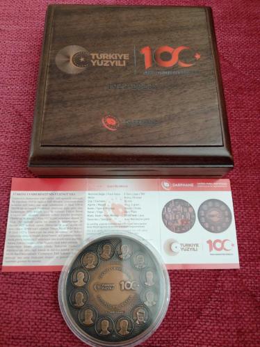 Türkiye'nin 100 Yılı Bronz Hatıra Parası Ahşap Kutulu