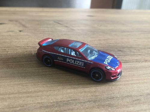 Hot Wheels / Porsche Panamera