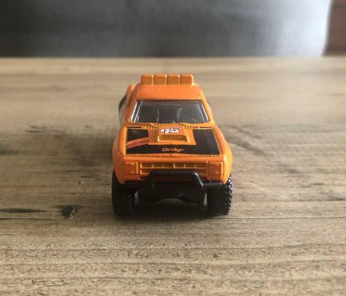 Hot Wheels / '87 Dodge D100