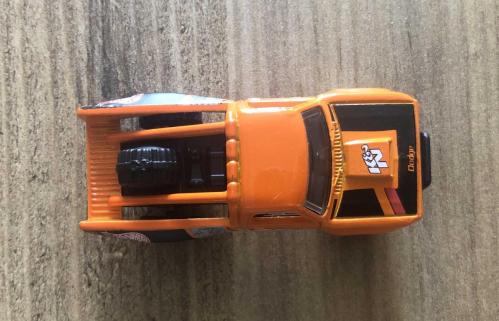 Hot Wheels / '87 Dodge D100