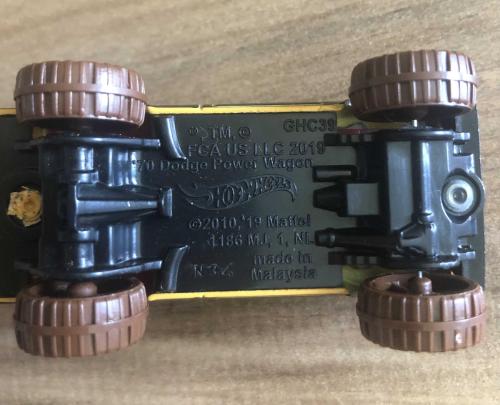 Hot Wheels / '70 Dodge Power Wagon
