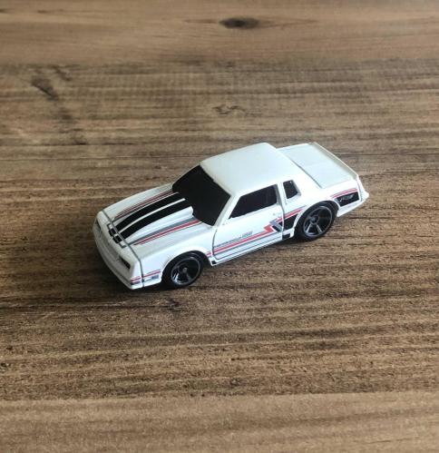 Hot Wheels / '86 Monte Carlo