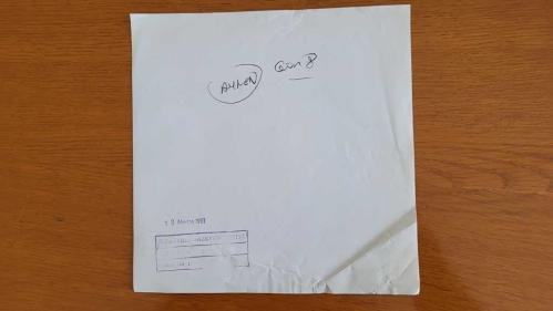 TÜRKİYE CUMHURİYETİ ESKİ SAĞLIK BAKANI YILDIRIM AKTUNA'NIN AJANS-BASIN FOTOĞRAFI (KAĞIT BASIM) - 21 x 21 cm EBADINDA - YILDIRIM AKTUNA, ÖZEL TELEVİZYON KURULUŞLARININ YÖNETİCİLERİYLE YAPTIĞI TOPLANTIDA BASIN AÇIKLAMASI YAPARKEN, 1993, KUBİLAY ÇALIKOĞLU