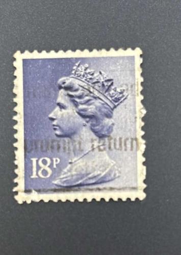 İngiltere Pulu - England Stamp -  Postadan Geçmiş Pul Filateli - DAMGALI -KRALİÇE II. ELIZABETH TEMALI PUL,  18 PARA - YABANCI PULLAR -NOSTALJİK DOĞUM GÜNÜ HEDİYESİ