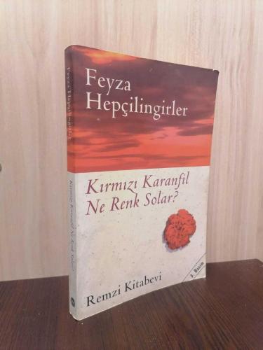 Kırmızı Karanfil Ne Renk Solar ?