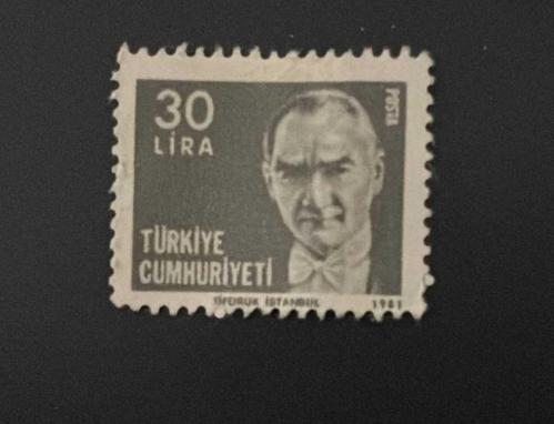 Türk Pulu - Turkish Stamp - Postadan Geçmiş Pul Filateli -  ATATÜRK TEMALI PUL , 30 LİRA - Türkiye Cumhuriyeti - NOSTALJİK DOĞUM GÜNÜ HEDİYESİ - 1981