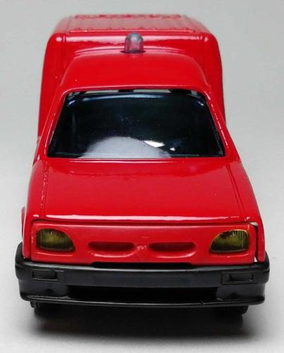 FRANSIZ SOLİDO MARKA İTFAİYE SERİSİ ''FRANSA RENAULT EXPRESS ACİL MÜDAHALE ARACI'' 1:43 ÖLÇEKLİ METAL GÖVDELİ MODEL ARABA KORUMA PAKETİNDE