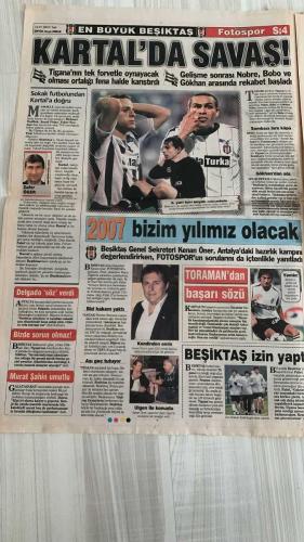 FOTOSPOR SPOR GAZETESİ - TURKISH NEWSPAPER - DOĞUM GÜNÜ HEDİYESİ  - EKSİKSİZ TAM TAKIM GAZETE -  16 OCAK 2007 SALI  SEYDOU KEITA – ÖZHAN CANAYDIN – GERHARD REHBERG – HAMİT ALTINTOP – ERİK GERETS – ALEX DE SOUZA – MATEJA KEZMAN – ZICO – SELÇUK İNAN – ERCÜMENT – AZİZ YILDIRIM – NIHAT ÖZDEMİR – ENDER ALKAYA – ATHENA – GÖKHAN ÖZOĞUZ – HAKAN ÖZOĞUZ – ETHEM KAVUKÇU – FATİH TÜRKER – NAZMİ ALKIŞ – SERDAR GÜÇLÜ – HÜSEYİN ÇAĞLAR – ŞİNASİ SERÇE – FAİK ÇETİNER – HAYRİ ÜLGEN – ERTUĞRUL SAĞLAM  GALATASARAY: SCHALKE BAŞKANI GERHARD REHBERG: “HAMİT SEZON SONU GELECEK” – ÖZHAN CANAYDIN İLE GÖRÜŞME – ERİK GERETS: “SEYDOU KEITA TAM BİR JOKER, BİZE ŞAMPİYONLUĞU GETİRİR” – PSG SONG İÇİN 2 MİLYON EURO TEKLİF ETTİ – MONDRAGON: “ERGÜN TÜRKİYE’NİN EN İYİ SOL AYAĞI” – UĞUR UÇAR: “GERETS BENİ TANIMIYOR” – SABRİ SAROĞLU’NA İTALYAN VE ALMAN KULÜPLERİNDEN TEKLİF.  FENERBAHÇE: ANTALYA CUP’TA DEN HAAG’I 4-1 YENDİ (TÜMER, EDU 2, SEMİH) – FİNALDE COTTBUS İLE KARŞILAŞACAK – ALEX VE KEZMAN’IN YOKLUĞU TAKIMI ZORLADI – ZIC