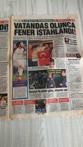 FOTOSPOR SPOR GAZETESİ - TURKISH NEWSPAPER - DOĞUM GÜNÜ HEDİYESİ  - EKSİKSİZ TAM TAKIM GAZETE -   17 OCAK 2007 ÇARŞAMBA  TUNCAY ŞANLI – ARDA TURAN – RAFAEL MARGUES (RAFET EL) – FATİH TERİM – ÖZHAN CANAYDIN – BURHANETTİN KAYA – GERHARD REHBERG – HAMİT ALTINTOP – SEYDOU KEITA – ERİK GERETS – SERKAN BALCI – ADRIANO (PORTO) – LEVENT KIZIL – FATİH TÜRKER – ÜMİT KARAN – SABRİ SAROĞLU – MEHMET TOPAL – HAKAN ŞÜKÜR – YILDIRAY BAŞTÜRK – ADNAN POLAT – MENDERES TÜREL – SAIDOU – ZICO – AZİZ YILDIRIM – NIHAT ÖZDEMİR – ENDER ALKAYA – ATHENA (GÖKHAN & HAKAN ÖZOĞUZ)  FENERBAHÇE: TUNCAY ŞANLI’NIN POSTERİ – KEZMAN’IN YANINA “KULE GOLCÜ” ARANIYOR, VESTEL MANİSA’DAN RAFAEL (RAFET EL) ÖNERİLDİ – SERKAN BALCI: “BANA SAHİP ÇIKILMADI” – ZICO, SELÇUK İNAN VE ERCÜMENT TRANSFERİNİ İSTİYOR – ANTALYA CUP’TA İLK KUPA KAZANILDI, ALEX VE KEZMAN’IN YOKLUĞU HİSSEDİLDİ – 100. YIL PASTASI KESİLDİ – ATHENA 100. YIL İÇİN 3 ŞARKILIK CD TANITTI.  GALATASARAY: ÖZHAN CANAYDIN: “HAMİT SEZON SONU GELECEK, SPONSOR BURHANETTİN KAYA