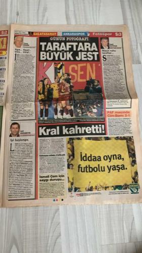 FOTOSPOR SPOR GAZETESİ - TURKISH NEWSPAPER - DOĞUM GÜNÜ HEDİYESİ  - EKSİKSİZ TAM TAKIM GAZETE -   28 OCAK 2007 PAZAR  HALUK ULUSOY – SENES ERZİK – MICHEL PLATINI – HAKAN ŞÜKÜR – SABRİ SAROĞLU – ÖZHAN CANAYDIN – ADNAN POLAT – ERİK GERETS – YUSUF ŞİMŞEK – CANOBBIO – ERGUN GÜRSOY – ALİ GÜRSOY – ARDA TURAN – SAŞA İLİÇ – MATEJA KEZMAN – VOLKAN DEMİREL – SERDAR KULBİLGE – EDU – UĞUR BORAL – SERKAN BALCI – APPIAH – AZİZ YILDIRIM – MUSTAFA TURGUN – YAKUP SEVİNDİK – HÜSEYİN ÇAĞLAR – FATİH TURKER  FENERBAHÇE: ERCİYESSPOR MAÇINDA SON DAKİKADA BERABERLİK – ZICO’NUN DİLİ SÜRÇTÜ, ELEŞTİRİLER ARTTI – HALUK ULUSOY: “AVRUPA’DA TEK TAKIMIMIZ FENERBAHÇE’YE DESTEK OLMAK GÖREVİMİZ” – OLIVEIRA VE MARTINEZ TRANSFER GÜNDEMDE – SERKAN VE APPIAH KAVGAYI UÇAKTA BARIŞA ÇEVİRDİ – EDU VE UĞUR DA “ARKADAŞLIK ÜST DÜZEYDE” MESAJI VERDİ – VOLKAN’IN YEDİĞİ GOL SONRASI KUPADA KALECİ SERDAR KULBİLGE OYNAYABİLİR – KEZMAN: “100. YILA ADIMI YAZDIRMALIYIM.”  GALATASARAY: ANKARASPOR’U 2-0 YENDİ – GOLLER HAKAN ŞÜKÜR VE SABRİ’DE