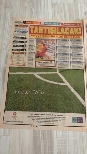 FOTOSPOR SPOR GAZETESİ - TURKISH NEWSPAPER - DOĞUM GÜNÜ HEDİYESİ  - EKSİKSİZ TAM TAKIM GAZETE -   28 OCAK 2007 PAZAR  HALUK ULUSOY – SENES ERZİK – MICHEL PLATINI – HAKAN ŞÜKÜR – SABRİ SAROĞLU – ÖZHAN CANAYDIN – ADNAN POLAT – ERİK GERETS – YUSUF ŞİMŞEK – CANOBBIO – ERGUN GÜRSOY – ALİ GÜRSOY – ARDA TURAN – SAŞA İLİÇ – MATEJA KEZMAN – VOLKAN DEMİREL – SERDAR KULBİLGE – EDU – UĞUR BORAL – SERKAN BALCI – APPIAH – AZİZ YILDIRIM – MUSTAFA TURGUN – YAKUP SEVİNDİK – HÜSEYİN ÇAĞLAR – FATİH TURKER  FENERBAHÇE: ERCİYESSPOR MAÇINDA SON DAKİKADA BERABERLİK – ZICO’NUN DİLİ SÜRÇTÜ, ELEŞTİRİLER ARTTI – HALUK ULUSOY: “AVRUPA’DA TEK TAKIMIMIZ FENERBAHÇE’YE DESTEK OLMAK GÖREVİMİZ” – OLIVEIRA VE MARTINEZ TRANSFER GÜNDEMDE – SERKAN VE APPIAH KAVGAYI UÇAKTA BARIŞA ÇEVİRDİ – EDU VE UĞUR DA “ARKADAŞLIK ÜST DÜZEYDE” MESAJI VERDİ – VOLKAN’IN YEDİĞİ GOL SONRASI KUPADA KALECİ SERDAR KULBİLGE OYNAYABİLİR – KEZMAN: “100. YILA ADIMI YAZDIRMALIYIM.”  GALATASARAY: ANKARASPOR’U 2-0 YENDİ – GOLLER HAKAN ŞÜKÜR VE SABRİ’DE