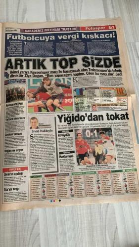 FOTOSPOR SPOR GAZETESİ - TURKISH NEWSPAPER - DOĞUM GÜNÜ HEDİYESİ  - EKSİKSİZ TAM TAKIM GAZETE -   28 OCAK 2007 PAZAR  HALUK ULUSOY – SENES ERZİK – MICHEL PLATINI – HAKAN ŞÜKÜR – SABRİ SAROĞLU – ÖZHAN CANAYDIN – ADNAN POLAT – ERİK GERETS – YUSUF ŞİMŞEK – CANOBBIO – ERGUN GÜRSOY – ALİ GÜRSOY – ARDA TURAN – SAŞA İLİÇ – MATEJA KEZMAN – VOLKAN DEMİREL – SERDAR KULBİLGE – EDU – UĞUR BORAL – SERKAN BALCI – APPIAH – AZİZ YILDIRIM – MUSTAFA TURGUN – YAKUP SEVİNDİK – HÜSEYİN ÇAĞLAR – FATİH TURKER  FENERBAHÇE: ERCİYESSPOR MAÇINDA SON DAKİKADA BERABERLİK – ZICO’NUN DİLİ SÜRÇTÜ, ELEŞTİRİLER ARTTI – HALUK ULUSOY: “AVRUPA’DA TEK TAKIMIMIZ FENERBAHÇE’YE DESTEK OLMAK GÖREVİMİZ” – OLIVEIRA VE MARTINEZ TRANSFER GÜNDEMDE – SERKAN VE APPIAH KAVGAYI UÇAKTA BARIŞA ÇEVİRDİ – EDU VE UĞUR DA “ARKADAŞLIK ÜST DÜZEYDE” MESAJI VERDİ – VOLKAN’IN YEDİĞİ GOL SONRASI KUPADA KALECİ SERDAR KULBİLGE OYNAYABİLİR – KEZMAN: “100. YILA ADIMI YAZDIRMALIYIM.”  GALATASARAY: ANKARASPOR’U 2-0 YENDİ – GOLLER HAKAN ŞÜKÜR VE SABRİ’DE