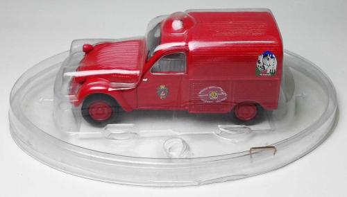 FRANSIZ SOLİDO MARKA İTFAİYE SERİSİ ''FRANSA CİTROEN 2CV CAMIONETTE'' 1:50 ÖLÇEKLİ METAL GÖVDELİ MODEL ARABA KORUMA PAKETİNDE