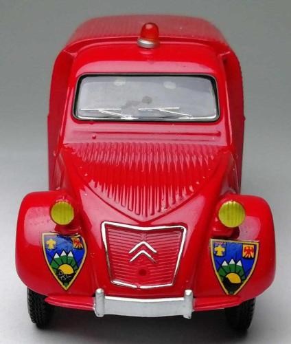 FRANSIZ SOLİDO MARKA İTFAİYE SERİSİ ''FRANSA CİTROEN 2CV CAMIONETTE'' 1:50 ÖLÇEKLİ METAL GÖVDELİ MODEL ARABA KORUMA PAKETİNDE