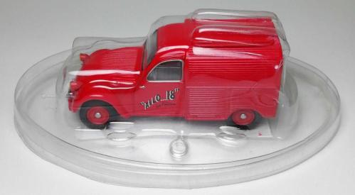 FRANSIZ SOLİDO MARKA İTFAİYE SERİSİ ''FRANSA CİTROEN 2CV CAMIONETTE ACİL MÜDAHALE ARACI'' 1:50 ÖLÇEKLİ METAL GÖVDELİ MODEL ARABA KORUMA PAKETİNDE