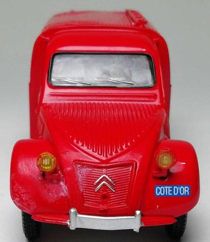 FRANSIZ SOLİDO MARKA İTFAİYE SERİSİ ''FRANSA CİTROEN 2CV CAMIONETTE ACİL MÜDAHALE ARACI'' 1:50 ÖLÇEKLİ METAL GÖVDELİ MODEL ARABA KORUMA PAKETİNDE