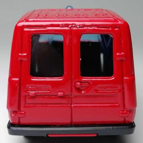 FRANSIZ SOLİDO MARKA İTFAİYE SERİSİ ''FRANSA RENAULT EXPRESS ACİL MÜDAHALE ARACI'' 1:43 ÖLÇEKLİ METAL GÖVDELİ MODEL ARABA KORUMA PAKETİNDE