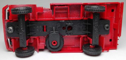 FRANSIZ SOLİDO MARKA İTFAİYE SERİSİ ''FRANSA MERCEDES UNIMOG'' 1:60 ÖLÇEKLİ METAL GÖVDELİ MODEL ARABA KORUMA PAKETİNDE