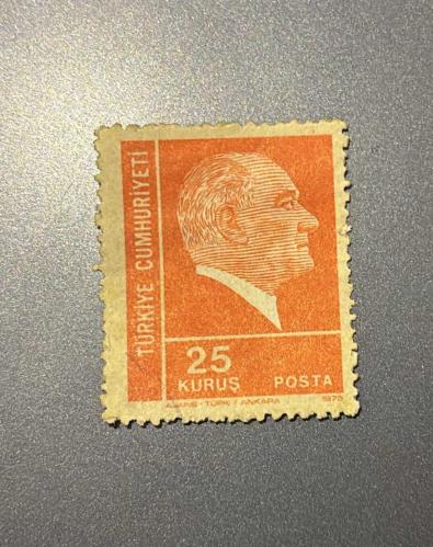 Türk Pulu - Turkish Stamp - Postadan Geçmiş Pul Filateli - DAMGALI - ATATÜRK TEMALI PUL ,25 KURUŞ - Türkiye Cumhuriyeti - NOSTALJİK DOĞUM GÜNÜ HEDİYESİ - 1975
