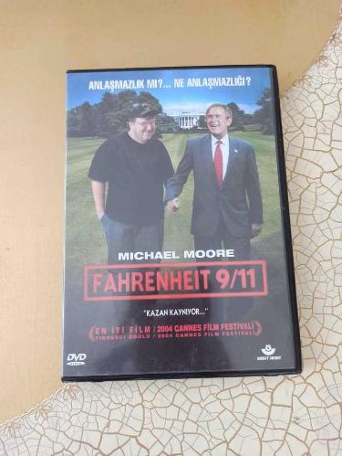 FAHRENHEIT 9/11 * DVD * MICHAEL MOORE