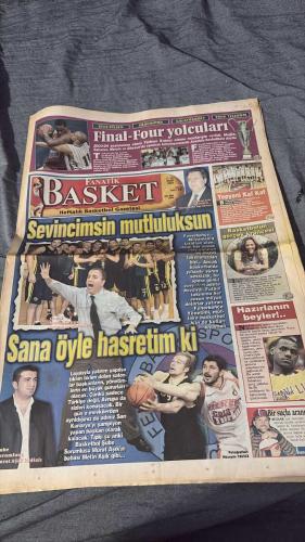 FANATİK BASKET HAFTALIK BASKETBOL GAZETESİ TURKISH NEWSPAPER - DOĞUM GÜNÜ HEDİYESİ  - TAM TAKIM EKSİKSİZ GAZETE   7-13 EKİM - 2003 - 358 -  FINAL-FOUR YOLCULARI - SEVİNCİMSİN MUTLULUKSUN - YEPYENİ KAF KAF - BASKETBOLUN GERÇEK KRALİÇESİ - SANA ÖYLE HASRETİM Kİ - HAZIRLANIN BEYLER!.. - BIR SUÇLU ARANIYOR - YENİ SEZON ESKİ TABLO - METİN OYAK RENAULT TEKEL TELEKOM ÇOK RAHAT - UFAK SAHNEYE ÇIKTI - ÜLKER'İN İBO'SU VAR - FENER'E TOFAŞ ÇARPTI - UYUM TAMAM - ERKAN KANARYA'YI UÇURDU - ŞEMSETTİN ŞOV - ANKARALILAR KAPIŞTI - EFES'SİZ OLMAZ Kİ! - KARTAL BU KEZ UÇTU - KLASİK SONUÇ - EL AMİN YETMEZ - ERDEMİR'DEN BU KADAR - KAF-KAF SON ANDA - ERMAL SIRTLADI - KARŞIYAKA COŞTU - CIM BOM TURU KAPTI - KOLEJ DİRENEMEDİ - ASLAN KÖTÜ BAŞLADI - ABD'Lİ ATEŞİ - DAÇKA 2. UZATMADA - TUBORG'UN SÜRPRİZİ VAR - İSYAN BAŞLAMADAN SONA ERDI - MURAT AŞIK - METIN AŞIK - HÜSEYİN YAVUZ - AYDIN ÖRS - ÜMİT AVCI - İBRAHİM KUTLUAY - EL AMİN - ERMAL - RESTATAL FREM - ERKAN - ŞEMSETTİN - MEHMET ALİ YALÇINDAĞ - MEHMET Y. YILMAZ -