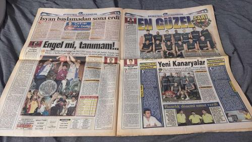 FANATİK BASKET HAFTALIK BASKETBOL GAZETESİ TURKISH NEWSPAPER - DOĞUM GÜNÜ HEDİYESİ  - TAM TAKIM EKSİKSİZ GAZETE   7-13 EKİM - 2003 - 358 -  FINAL-FOUR YOLCULARI - SEVİNCİMSİN MUTLULUKSUN - YEPYENİ KAF KAF - BASKETBOLUN GERÇEK KRALİÇESİ - SANA ÖYLE HASRETİM Kİ - HAZIRLANIN BEYLER!.. - BIR SUÇLU ARANIYOR - YENİ SEZON ESKİ TABLO - METİN OYAK RENAULT TEKEL TELEKOM ÇOK RAHAT - UFAK SAHNEYE ÇIKTI - ÜLKER'İN İBO'SU VAR - FENER'E TOFAŞ ÇARPTI - UYUM TAMAM - ERKAN KANARYA'YI UÇURDU - ŞEMSETTİN ŞOV - ANKARALILAR KAPIŞTI - EFES'SİZ OLMAZ Kİ! - KARTAL BU KEZ UÇTU - KLASİK SONUÇ - EL AMİN YETMEZ - ERDEMİR'DEN BU KADAR - KAF-KAF SON ANDA - ERMAL SIRTLADI - KARŞIYAKA COŞTU - CIM BOM TURU KAPTI - KOLEJ DİRENEMEDİ - ASLAN KÖTÜ BAŞLADI - ABD'Lİ ATEŞİ - DAÇKA 2. UZATMADA - TUBORG'UN SÜRPRİZİ VAR - İSYAN BAŞLAMADAN SONA ERDI - MURAT AŞIK - METIN AŞIK - HÜSEYİN YAVUZ - AYDIN ÖRS - ÜMİT AVCI - İBRAHİM KUTLUAY - EL AMİN - ERMAL - RESTATAL FREM - ERKAN - ŞEMSETTİN - MEHMET ALİ YALÇINDAĞ - MEHMET Y. YILMAZ -