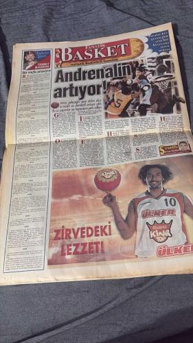 FANATİK BASKET HAFTALIK BASKETBOL GAZETESİ TURKISH NEWSPAPER - DOĞUM GÜNÜ HEDİYESİ  - TAM TAKIM EKSİKSİZ GAZETE   7-13 EKİM - 2003 - 358 -  FINAL-FOUR YOLCULARI - SEVİNCİMSİN MUTLULUKSUN - YEPYENİ KAF KAF - BASKETBOLUN GERÇEK KRALİÇESİ - SANA ÖYLE HASRETİM Kİ - HAZIRLANIN BEYLER!.. - BIR SUÇLU ARANIYOR - YENİ SEZON ESKİ TABLO - METİN OYAK RENAULT TEKEL TELEKOM ÇOK RAHAT - UFAK SAHNEYE ÇIKTI - ÜLKER'İN İBO'SU VAR - FENER'E TOFAŞ ÇARPTI - UYUM TAMAM - ERKAN KANARYA'YI UÇURDU - ŞEMSETTİN ŞOV - ANKARALILAR KAPIŞTI - EFES'SİZ OLMAZ Kİ! - KARTAL BU KEZ UÇTU - KLASİK SONUÇ - EL AMİN YETMEZ - ERDEMİR'DEN BU KADAR - KAF-KAF SON ANDA - ERMAL SIRTLADI - KARŞIYAKA COŞTU - CIM BOM TURU KAPTI - KOLEJ DİRENEMEDİ - ASLAN KÖTÜ BAŞLADI - ABD'Lİ ATEŞİ - DAÇKA 2. UZATMADA - TUBORG'UN SÜRPRİZİ VAR - İSYAN BAŞLAMADAN SONA ERDI - MURAT AŞIK - METIN AŞIK - HÜSEYİN YAVUZ - AYDIN ÖRS - ÜMİT AVCI - İBRAHİM KUTLUAY - EL AMİN - ERMAL - RESTATAL FREM - ERKAN - ŞEMSETTİN - MEHMET ALİ YALÇINDAĞ - MEHMET Y. YILMAZ -