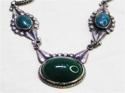 ViNTaGe YEŞİL AKİK TaŞLı GENİŞ GÜMÜŞ KOLYE.....925 AYAR