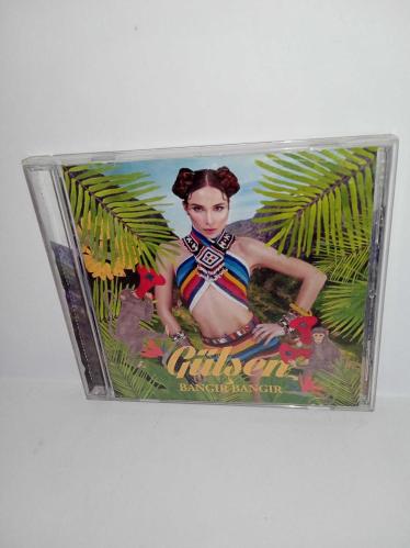CD Gülşen bangır bangır albümü. Orijinal. Dinlemeyi etkilemeyen yoğun çizikler ile kartonetindeki sayfalarda leke ve yıpranmalar var. CD sorunsuz çalışıyor.