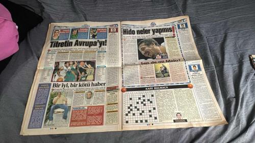 FANATİK BASKET HAFTALIK BASKETBOL GAZETESİ TURKISH NEWSPAPER - DOĞUM GÜNÜ HEDİYESİ  - TAM TAKIM EKSİKSİZ GAZETE  26 EKİM - 1 KASIM   - 2004  - 413 -BANVİT KENDİNE GELDİ  - CUMHURBAŞKANLIĞI KUPASI  - 4 ÇEKER ÜLKER!  - ALKIŞLARIMIZ KIZLARIMIZA  - TUBORG FIRTINA GİBİ  - CUMHURİYET TURNUVASI  - KEMAL TUNÇERİ İTÜ'DE  - HEDEFİMİZ KÜÇÜLMEDİ  - FENER  - SEÇİM SAÇMALIKLARI  - ÇARLİ'NİN GÖR DEDİĞİ  - DERBİNİN 'KARTAL'I  - VE DERBİLER  - AHMET'İN İŞİ ZOR  - FENER'E DEV TAKVİYE  - BU LİG İZLENİR  - EFES GÜLE OYNAYA ASLAN'DAN ÇIT ÇIKMADI  - BEŞİKTAŞ YİNE SÜPER  - ISPARTALI KANARYA  - KEREM GÖNLÜM  - ATABEYOĞLU  - TURGAY  - SANDERS  - DİGNE ÖZYURT  - KEMAL TUNÇERİ  - DEMİRBİLEK  - TURGAY ÖRME  - ESMERAL  - AYDIN DOĞAN  - İSMET BADEM  - TURGAY TÜYSÜZ  - ATAKAN  - AVCI  - AVNİ ERBOY  - AHMET  - RAVOLKEN  - AYDIN  - TÜRKAY YENER  - KAZİNOSKAS  - VİDAL  - IDİNANDY  - TRİANO  - HİDAYET  - MELO  - BLAİR  - CEM BOLMETEPE  - LARRY BROWN  - RİCK CARLİSLE  - SHAQUİLLE O'NEAL  - ALLEN IVERSON  - STAN VAN GU  -