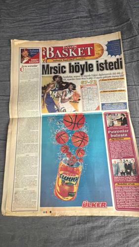 FANATİK BASKET HAFTALIK BASKETBOL GAZETESİ TURKISH NEWSPAPER - DOĞUM GÜNÜ HEDİYESİ  - TAM TAKIM EKSİKSİZ GAZETE  26 EKİM - 1 KASIM   - 2004  - 413 -BANVİT KENDİNE GELDİ  - CUMHURBAŞKANLIĞI KUPASI  - 4 ÇEKER ÜLKER!  - ALKIŞLARIMIZ KIZLARIMIZA  - TUBORG FIRTINA GİBİ  - CUMHURİYET TURNUVASI  - KEMAL TUNÇERİ İTÜ'DE  - HEDEFİMİZ KÜÇÜLMEDİ  - FENER  - SEÇİM SAÇMALIKLARI  - ÇARLİ'NİN GÖR DEDİĞİ  - DERBİNİN 'KARTAL'I  - VE DERBİLER  - AHMET'İN İŞİ ZOR  - FENER'E DEV TAKVİYE  - BU LİG İZLENİR  - EFES GÜLE OYNAYA ASLAN'DAN ÇIT ÇIKMADI  - BEŞİKTAŞ YİNE SÜPER  - ISPARTALI KANARYA  - KEREM GÖNLÜM  - ATABEYOĞLU  - TURGAY  - SANDERS  - DİGNE ÖZYURT  - KEMAL TUNÇERİ  - DEMİRBİLEK  - TURGAY ÖRME  - ESMERAL  - AYDIN DOĞAN  - İSMET BADEM  - TURGAY TÜYSÜZ  - ATAKAN  - AVCI  - AVNİ ERBOY  - AHMET  - RAVOLKEN  - AYDIN  - TÜRKAY YENER  - KAZİNOSKAS  - VİDAL  - IDİNANDY  - TRİANO  - HİDAYET  - MELO  - BLAİR  - CEM BOLMETEPE  - LARRY BROWN  - RİCK CARLİSLE  - SHAQUİLLE O'NEAL  - ALLEN IVERSON  - STAN VAN GU  -