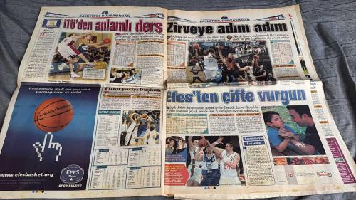 FANATİK BASKET HAFTALIK BASKETBOL GAZETESİ TURKISH NEWSPAPER - DOĞUM GÜNÜ HEDİYESİ  - TAM TAKIM EKSİKSİZ GAZETE 21-27 ARALIK   - 2004  - 421 -  ATANUR'DA BASKET ŞOV  - DERBİ KARTALI  - NEFES FARKI!  - EFES'TEN ÇİFTE VURGUN  - POTADA ÖRNEK PROJE  - FENER FIRSAT KAÇIRDI  - ERDEMİR, DEMİR GİBİ  - BURSA'NIN YENİ RENGİ: YEŞİM  - BEŞİKTAŞ-TUBORG ZİRVEDE  - İTALYAN İŞİ ALL-STAR  - CARTER ARTIK NETS'İN  - BAVULLARI HAZIRLAYIN  - ANTALYA SARSILDI  - INTEL'DEN NBA LIVE  - KARTAL GİBİ - EROL DEMİRKOL  - ERMAL  - CEM ATABEYOĞLU  - HARUN  - SERDAR  - MEHMET PALABIYIK  - MEHMET BATURALP  - LÜTFİ ARIBOĞAN  - DOĞAN KUMAŞ  - AYDIN DOĞAN  - HANZADE DOĞAN  - NECİL ÜLGEN  - CAN UYGUÇ  - ÜMİT AVCI  - MURAT ŞAFAK  - İSMET BADEM  - YILMAZ ATAKANI  - TURGAY TÜYSÜZ  - HATİCE YÜCEL  - BÜLENT AVCI  - THOMAS ELLIS  - DEMİREL  - TURGAY YENER  - AHMET ÇAKI  - SERKAN YETİŞMİŞOĞLU  - ADEM ÖREN  - ENGİN AKSÖZ  - REHA ERUS  - SINGLETON  - HİKMET BADEM  - MERVE BADEM  - CİHAN  - ERMAN KUNTER  - MURAT DİDİN  -