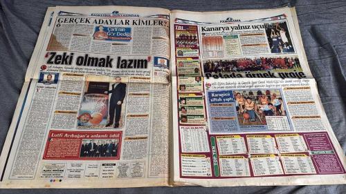 FANATİK BASKET HAFTALIK BASKETBOL GAZETESİ TURKISH NEWSPAPER - DOĞUM GÜNÜ HEDİYESİ  - TAM TAKIM EKSİKSİZ GAZETE 21-27 ARALIK   - 2004  - 421 -  ATANUR'DA BASKET ŞOV  - DERBİ KARTALI  - NEFES FARKI!  - EFES'TEN ÇİFTE VURGUN  - POTADA ÖRNEK PROJE  - FENER FIRSAT KAÇIRDI  - ERDEMİR, DEMİR GİBİ  - BURSA'NIN YENİ RENGİ: YEŞİM  - BEŞİKTAŞ-TUBORG ZİRVEDE  - İTALYAN İŞİ ALL-STAR  - CARTER ARTIK NETS'İN  - BAVULLARI HAZIRLAYIN  - ANTALYA SARSILDI  - INTEL'DEN NBA LIVE  - KARTAL GİBİ - EROL DEMİRKOL  - ERMAL  - CEM ATABEYOĞLU  - HARUN  - SERDAR  - MEHMET PALABIYIK  - MEHMET BATURALP  - LÜTFİ ARIBOĞAN  - DOĞAN KUMAŞ  - AYDIN DOĞAN  - HANZADE DOĞAN  - NECİL ÜLGEN  - CAN UYGUÇ  - ÜMİT AVCI  - MURAT ŞAFAK  - İSMET BADEM  - YILMAZ ATAKANI  - TURGAY TÜYSÜZ  - HATİCE YÜCEL  - BÜLENT AVCI  - THOMAS ELLIS  - DEMİREL  - TURGAY YENER  - AHMET ÇAKI  - SERKAN YETİŞMİŞOĞLU  - ADEM ÖREN  - ENGİN AKSÖZ  - REHA ERUS  - SINGLETON  - HİKMET BADEM  - MERVE BADEM  - CİHAN  - ERMAN KUNTER  - MURAT DİDİN  -