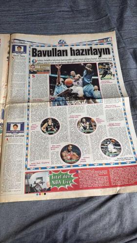 FANATİK BASKET HAFTALIK BASKETBOL GAZETESİ TURKISH NEWSPAPER - DOĞUM GÜNÜ HEDİYESİ  - TAM TAKIM EKSİKSİZ GAZETE 21-27 ARALIK   - 2004  - 421 -  ATANUR'DA BASKET ŞOV  - DERBİ KARTALI  - NEFES FARKI!  - EFES'TEN ÇİFTE VURGUN  - POTADA ÖRNEK PROJE  - FENER FIRSAT KAÇIRDI  - ERDEMİR, DEMİR GİBİ  - BURSA'NIN YENİ RENGİ: YEŞİM  - BEŞİKTAŞ-TUBORG ZİRVEDE  - İTALYAN İŞİ ALL-STAR  - CARTER ARTIK NETS'İN  - BAVULLARI HAZIRLAYIN  - ANTALYA SARSILDI  - INTEL'DEN NBA LIVE  - KARTAL GİBİ - EROL DEMİRKOL  - ERMAL  - CEM ATABEYOĞLU  - HARUN  - SERDAR  - MEHMET PALABIYIK  - MEHMET BATURALP  - LÜTFİ ARIBOĞAN  - DOĞAN KUMAŞ  - AYDIN DOĞAN  - HANZADE DOĞAN  - NECİL ÜLGEN  - CAN UYGUÇ  - ÜMİT AVCI  - MURAT ŞAFAK  - İSMET BADEM  - YILMAZ ATAKANI  - TURGAY TÜYSÜZ  - HATİCE YÜCEL  - BÜLENT AVCI  - THOMAS ELLIS  - DEMİREL  - TURGAY YENER  - AHMET ÇAKI  - SERKAN YETİŞMİŞOĞLU  - ADEM ÖREN  - ENGİN AKSÖZ  - REHA ERUS  - SINGLETON  - HİKMET BADEM  - MERVE BADEM  - CİHAN  - ERMAN KUNTER  - MURAT DİDİN  -