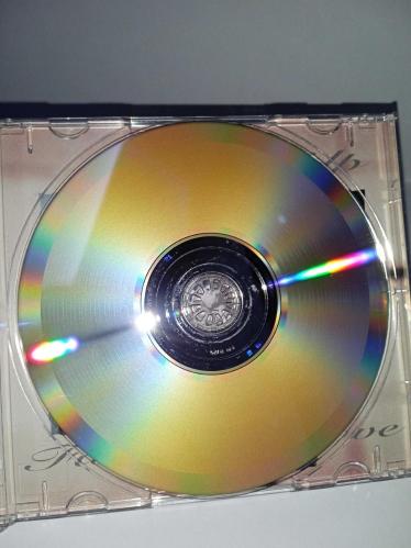 Cd Elvis Presley love songs. Orijinal 1999 Avrupa baskı. Disk 10 üzerinden 9.5 temiz sorunsuz çalışıyor koleksiyonluk
