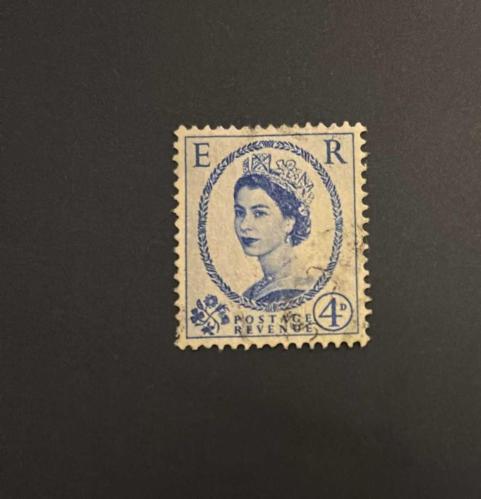 İngiltere Pulu - England Stamp - Postadan Geçmiş Pul Filateli - DAMGALI - KRALİÇE II. ELIZABETH TEMALI PUL, 4 PARA - YABANCI PULLAR - NOSTALJİK DOĞUM GÜNÜ HEDİYESİ