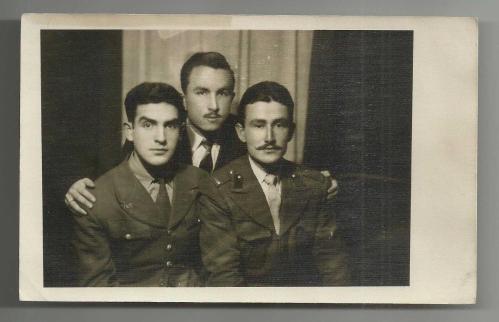 İKİ SUBAY BİR CENTİLMEN FOTOĞRAFI...