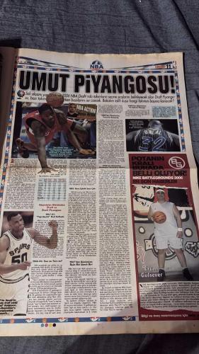 FANATİK BASKET HAFTALIK BASKETBOL GAZETESİ TURKISH NEWSPAPER - DOĞUM GÜNÜ HEDİYESİ  - TAM TAKIM EKSİKSİZ GAZETE  - 23-29 MAYIS  2006 -495-DEVLER SAHNEDE - HERKES KADAR - EN BÜYÜK MAÇ - FENER'E ADAPTE ATTIM - REAL MADRID'DEN KAZAN'A GİDİŞ - MAVİKUPA FATİHİ - MAVİ JEANS'İN 9. KEZ DÜZENLEDİĞİ MAVİKUPA SAHİBİNİ BULDU - YERİLE ÜNİVERSİTE - ÜÇÜNCÜ YEDİTEPE ÜNİVERSİTESİ - ŞEFFAFLIK VE AÇIKLIK - HAKEMLER VE FİNAL GRUBU - TOFAŞ'TAN ATILIM - NTV TBL'YE KARŞI - BALIKESİR HAREKATI - YETENEKLİ SPORCULARI BASKETBOLA KAZANDIRACAĞIZ - LİDER EFES'E RAKİP YOK - YILDIZ ERKEKLER FİNAL GRUBU'NDA İSTANBUL ŞAMPİYONLUĞUNU LİG BİTMEDEN GARANTİLEYEN EFES PİLSEN, ÜLKERSPOR'U LİG MARATONUNDA BİR KEZ DAHA YENEREK NAMAĞLUP UNVANINI DEVAM ETTİRDİ - BAŞA BAŞ MÜCADELE - ÜLKER DİRENEMEDİ - AZİZ YILDIRIM - ANIL BOZBOY - BATTAL DURUSEL - İNSAN BAYÜLKEN - UMUTCAN ÖZYILDIRIM - ERDAL ERDİNÇ - MURATCAN GÜLER - AYDIN DOĞAN - HANZADE DOĞAN - NECİL ÜLGEN - İSMET BADEM - CAN UYGUÇ - TURGAY TÜYSÜZ - ÜMİT AVCI - BÜLENT AVCI -